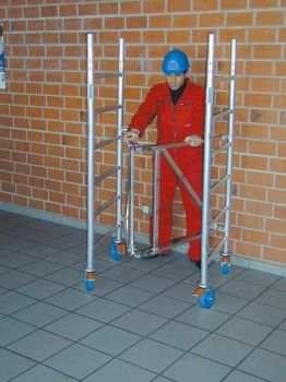 PROTEC XS Передвижные складывающиеся подмости. рабоч. высота 6,8 м PROTEC XS Передвижные складывающиеся подмости. рабоч. высота 6,8 м