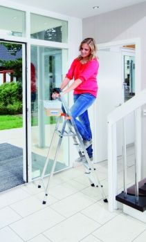 SAFETY Стремянка с большой полкой, 7 ступеньки, раб. высота 3,49 м. SAFETY Стремянка с большой полкой, 7 ступеньки, раб. высота 3,49 м.